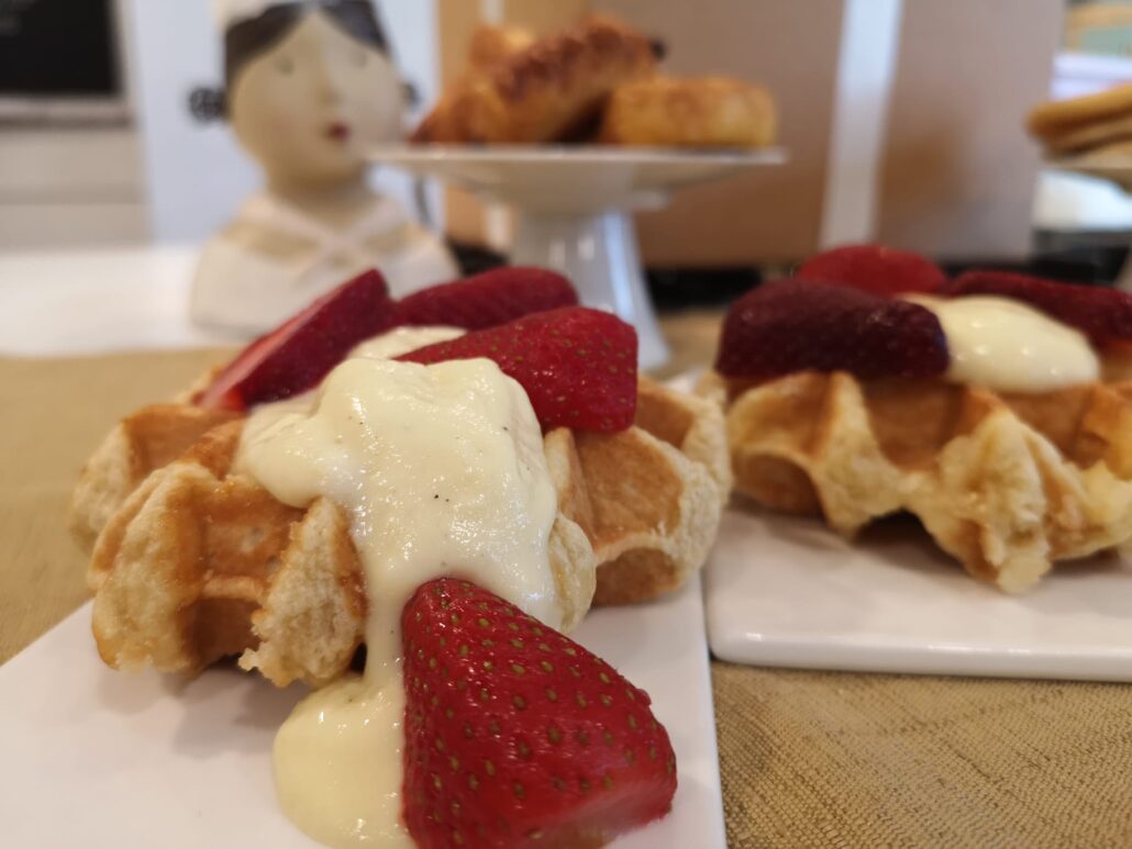 La nostra colazione, i waffle con le fragole